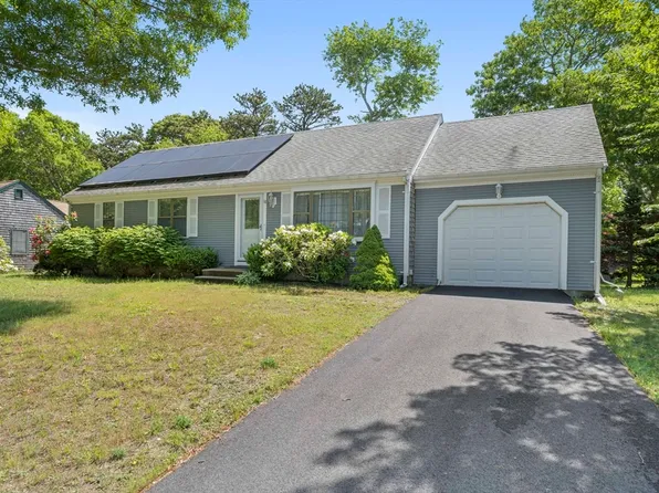 16 Lexington Dr, Barnstable, MA 02630