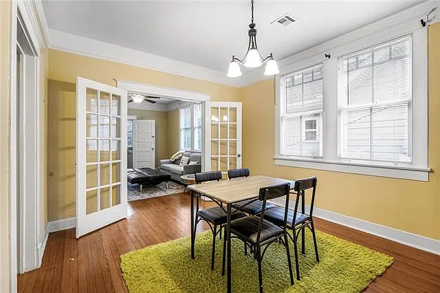 3 bed, 1.0 bath, 1200 sqft, $1,800 — Photo 1