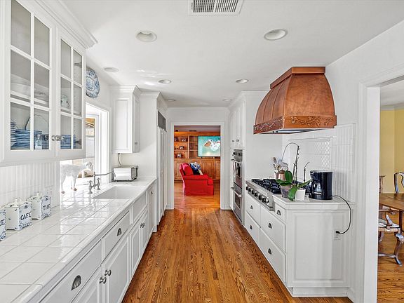 5th image of 2612 Lighthouse Ln