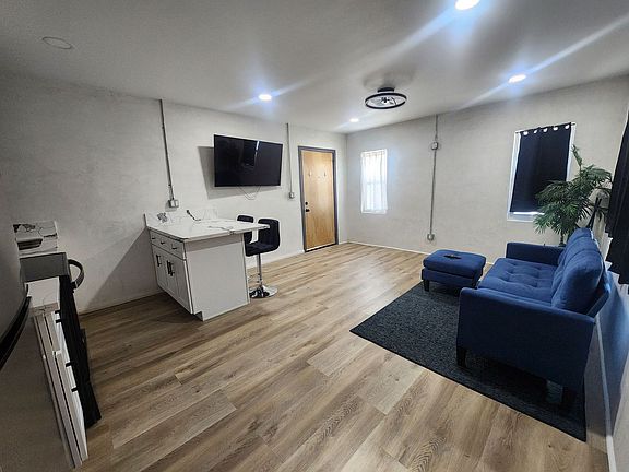 5th image of 6545 Pine Ave #4