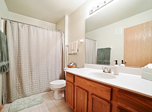 5th image of 801 Silverstone Dr #801
