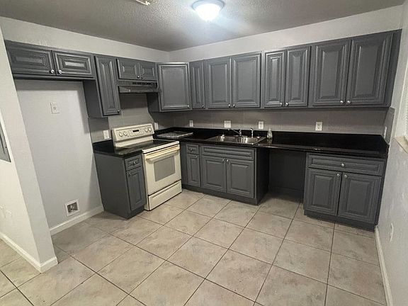 2nd image of 14040 NE 2nd Ave #14084
