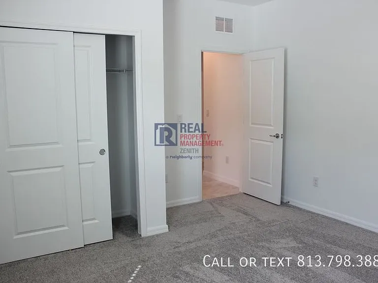 3911 N Maryland Ave — Photo 25