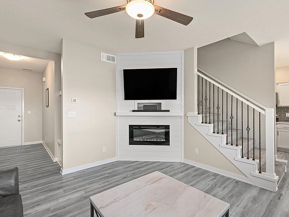4th image of 238 NE Meadow Ln