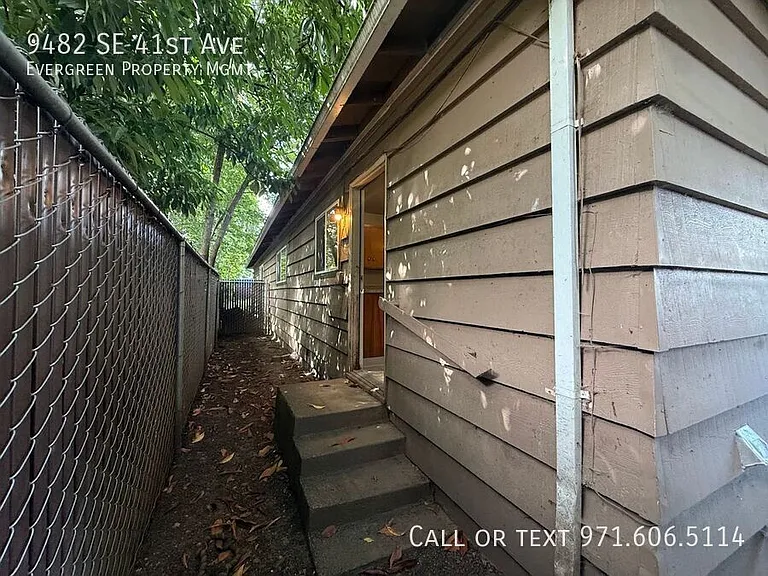 9482 SE 41st Ave — Photo 17
