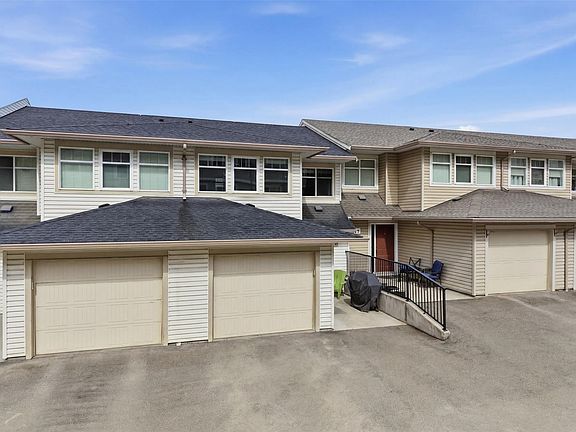 3rd image of 1990 Pacific Way #20