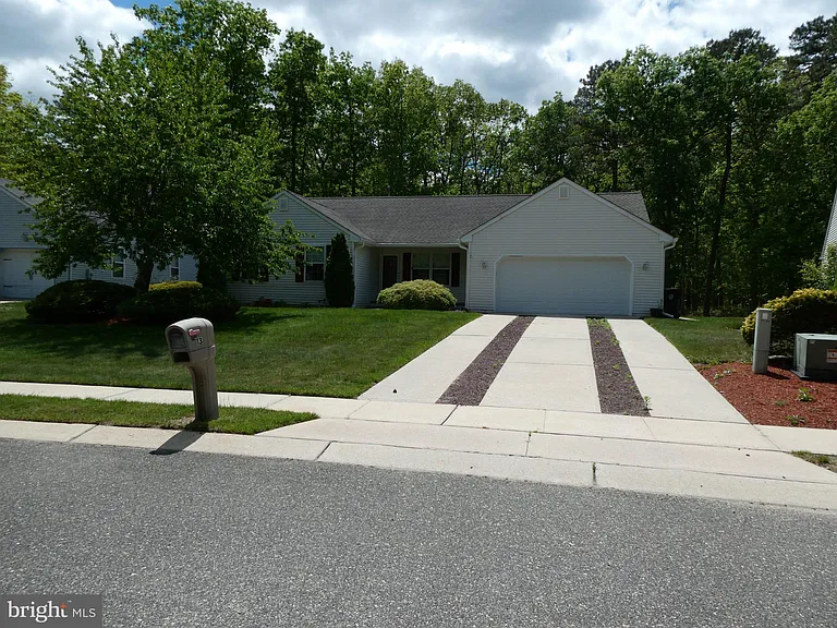13 Birch Ave — Photo 1