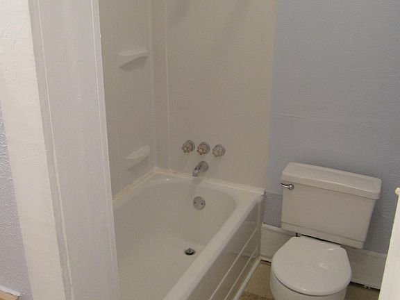 5th image of 6021 Velasco Ave