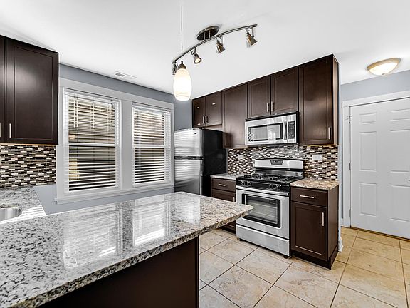 2nd image of 3652 N Richmond St #2