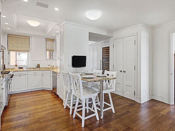 5th image of 33 Riverside Dr #13AB