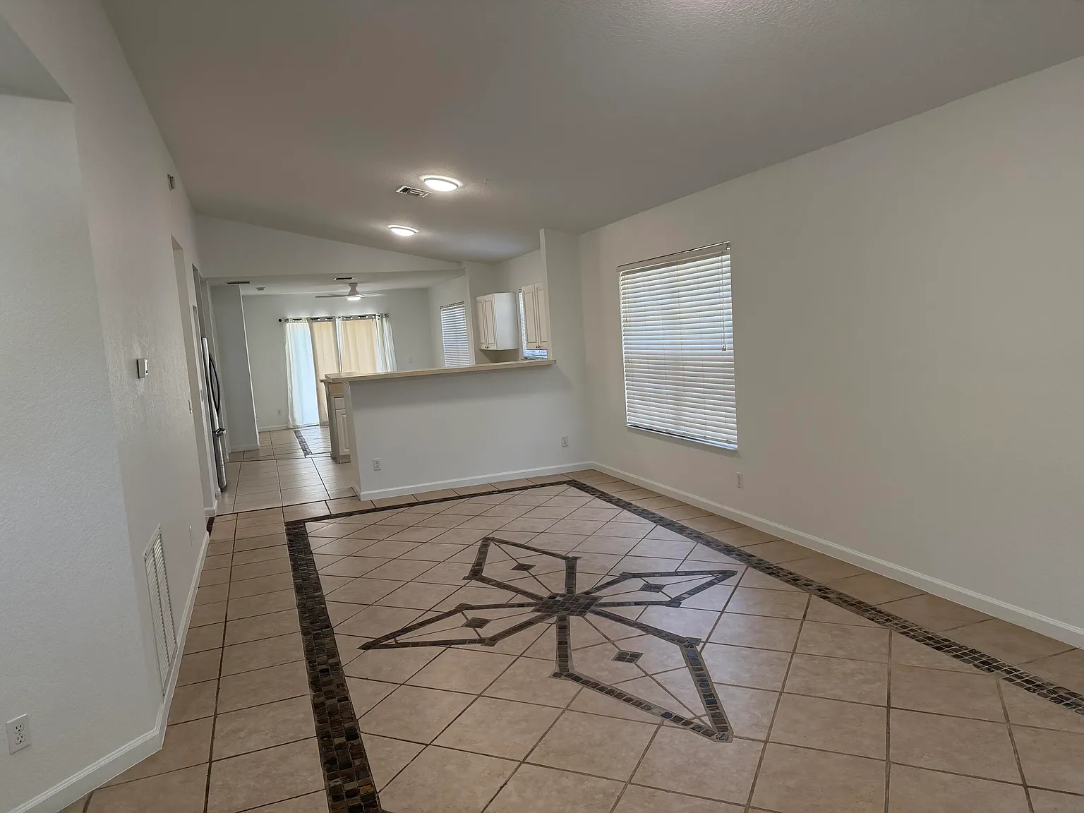 3 bed, 2.0 bath, 1593 sqft, $3,500 — Photo 3