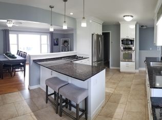 3235 Winnetka Ave N, Crystal, MN 55427