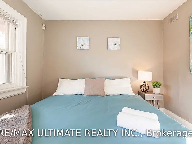 470 Oriole Pkwy #4 — Photo 32