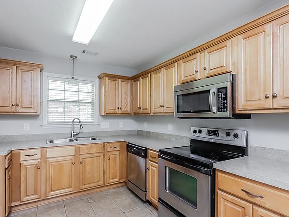 4th image of 8749 Lindsey Ln