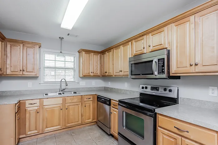 8749 Lindsey Ln — Photo 4