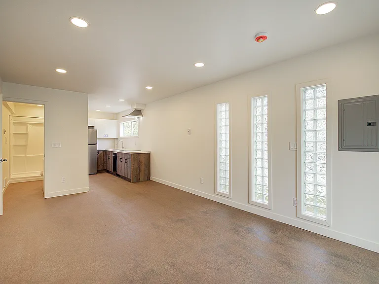2410 SW Brandon St #2410 — Photo 10