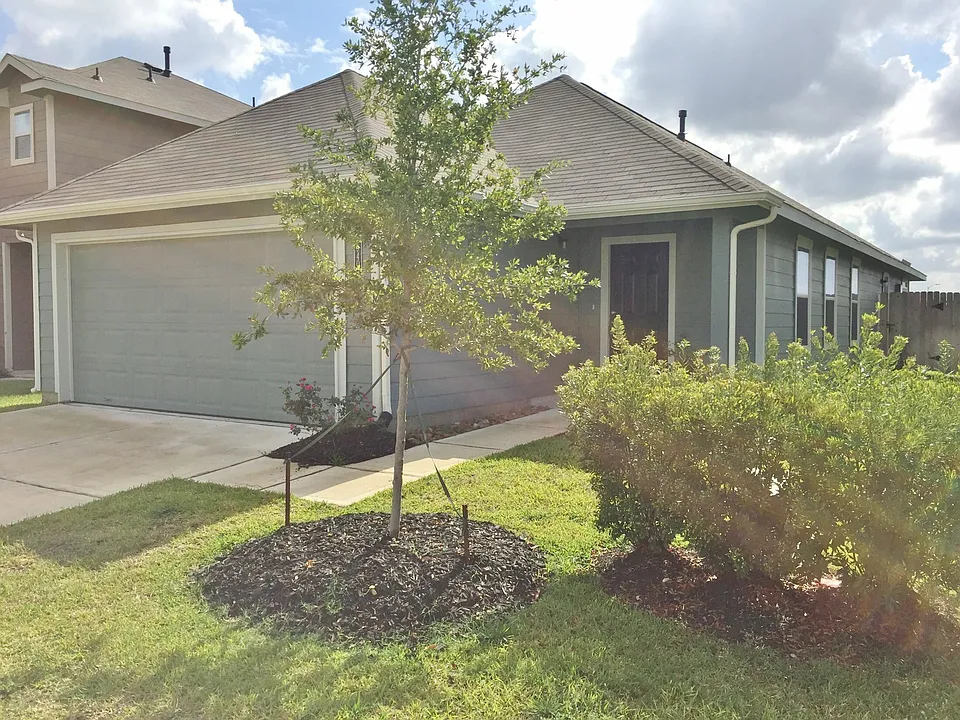 19403 Plantation Maple Dr