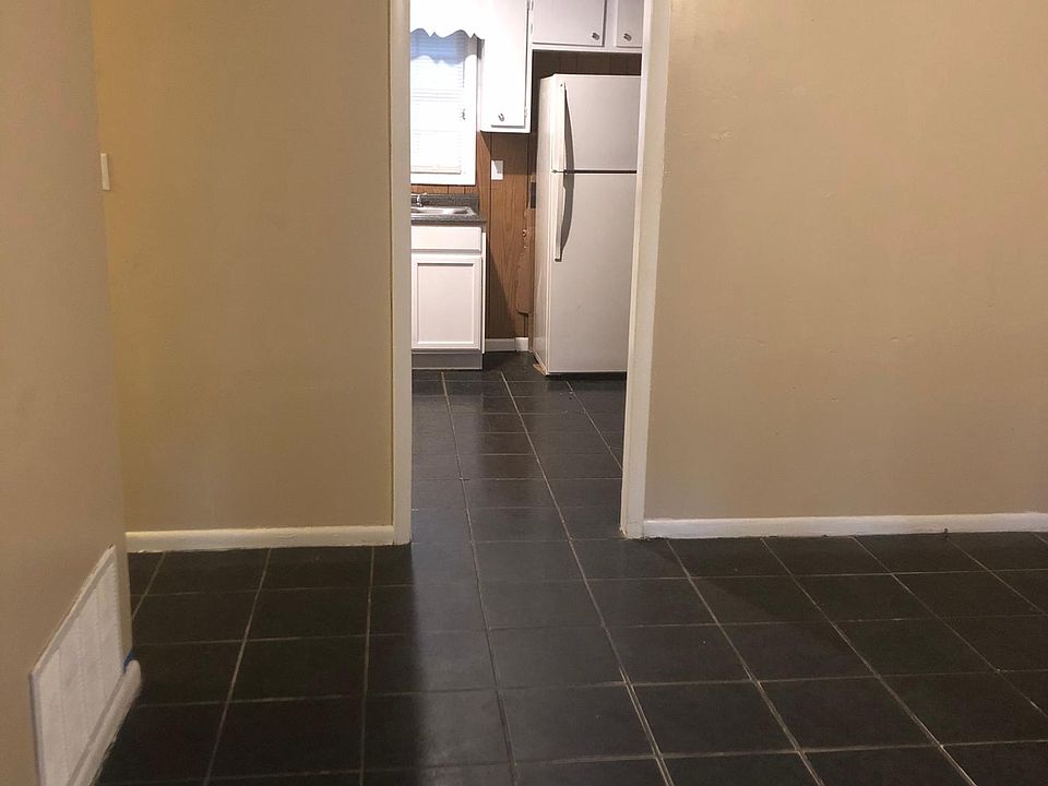 1st image of 1011 N Lee St
