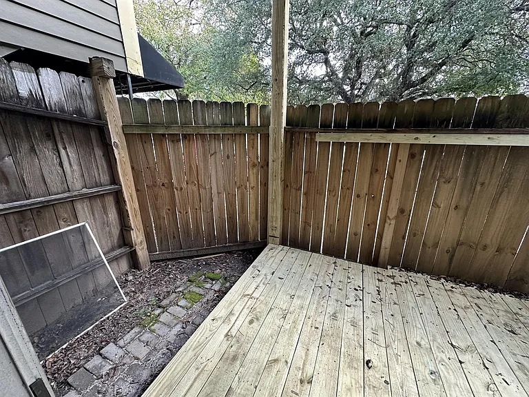 406 Hawthorne St — Photo 48