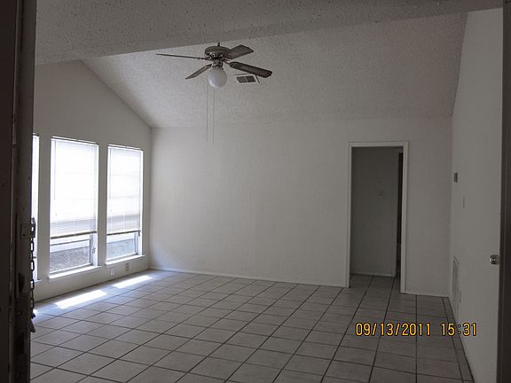 3rd image of 6323 Porterway Dr