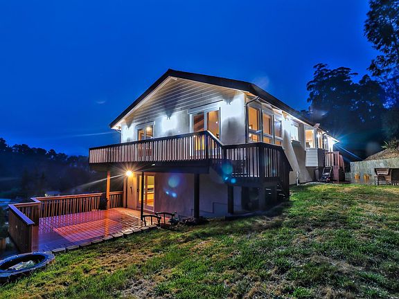 4th image of 1228 Oakwood Ct