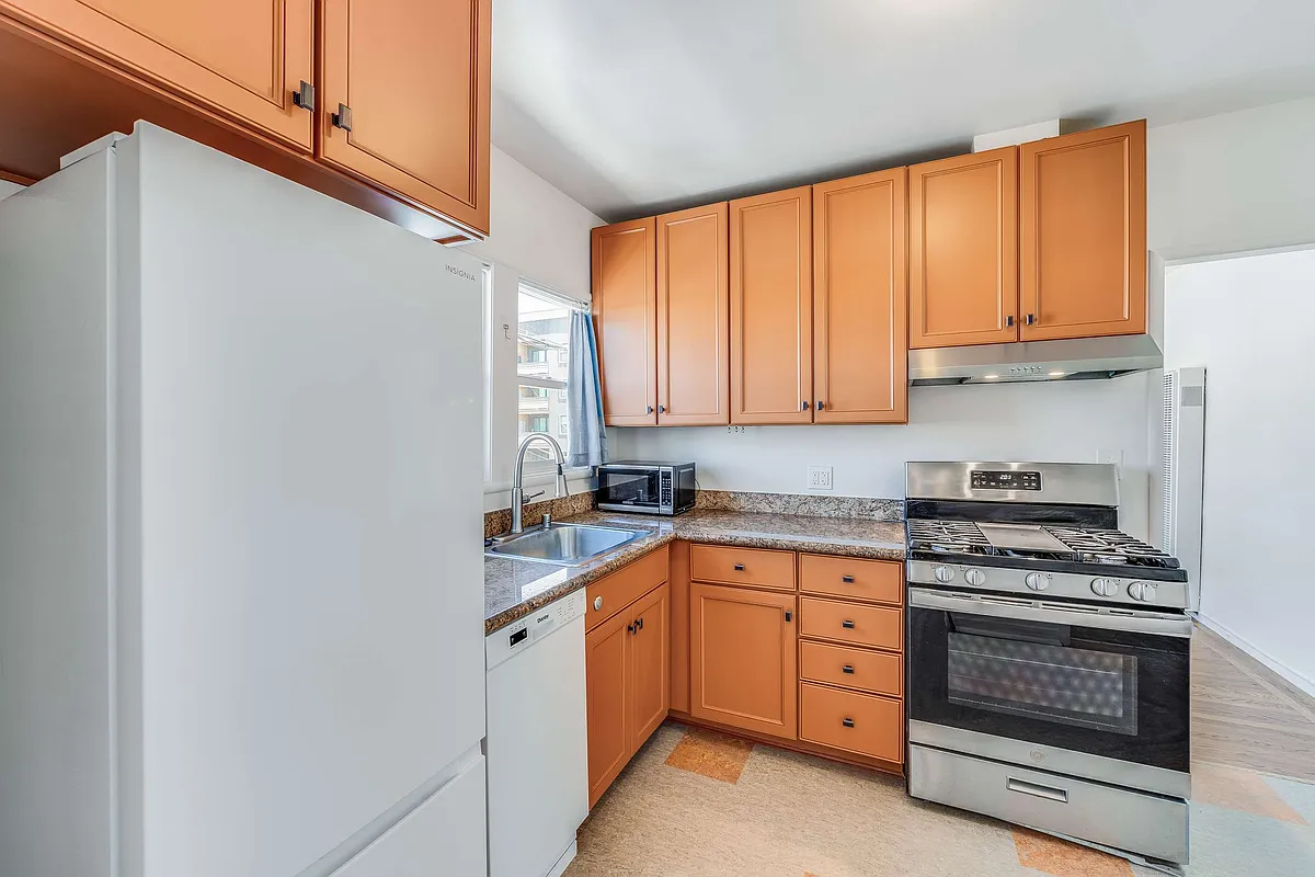 Building Photo - 2339 Adeline St #2339
