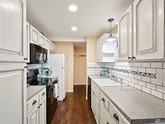 4th image of 3435 Auburn Way S APT 3