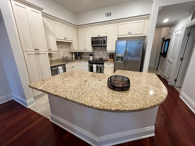 20 Waterfront Dr #123 — Photo 8