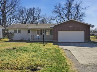 1102 SE 4th St, Wagoner, OK 74467
