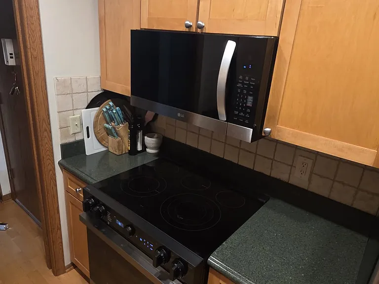 6305 York Ave S #301 — Photo 11