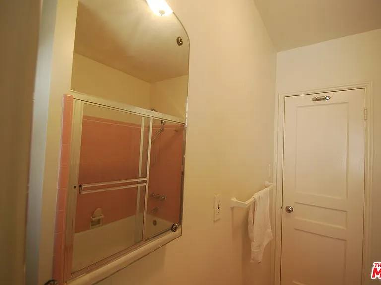 325 N Palm Dr #E — Photo 14