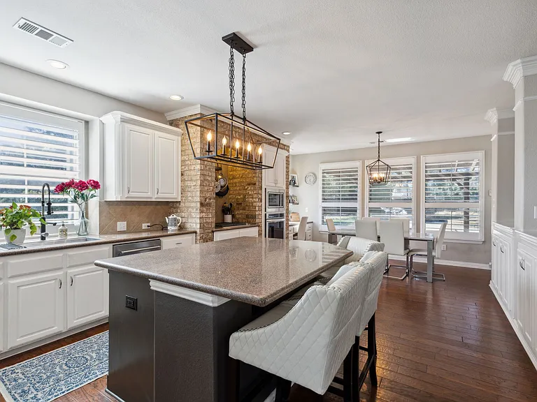 5801 Hathaway Dr — Photo 15