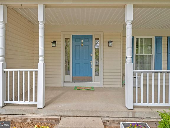 3rd image of 13040 Bourne Pl
