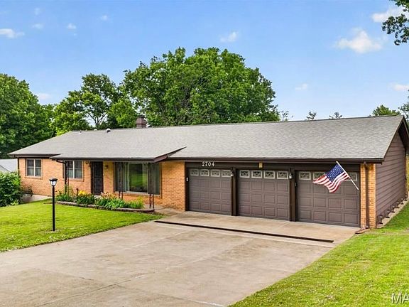 3rd image of 2704 Lido Ln