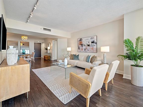 3rd image of 21205 Yacht Club Dr APT 2001