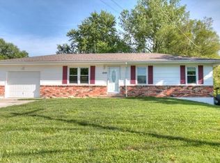 1009 NE 88th St, Kansas City, MO 64155