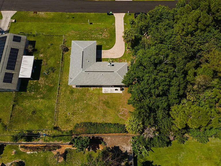 1242 SW Parma Ave — Photo 4