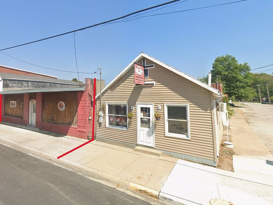 2nd image of 137 S Main St