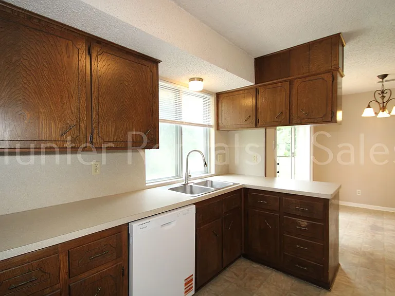 2810 Lawndale St — Photo 16
