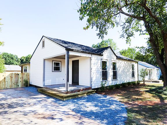 2nd image of 2123 Kennesaw Way SE