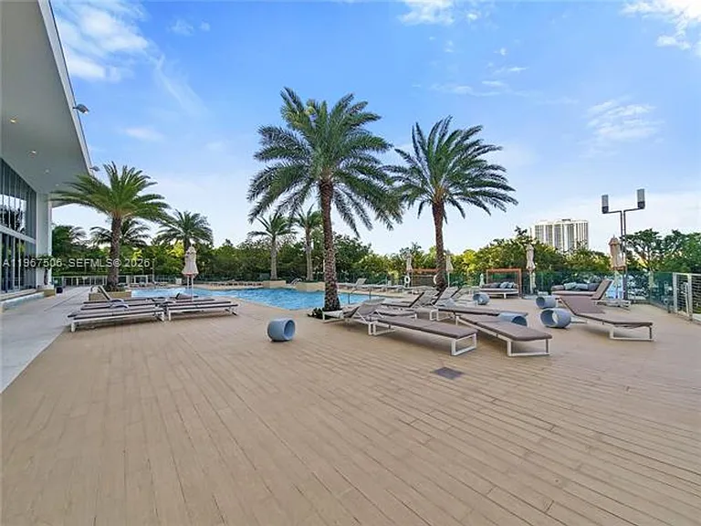16385 Biscayne Blvd #3020 — Photo 23