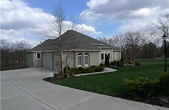 2nd image of 8015 N Caldwell Ave