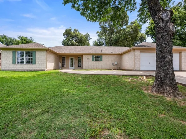 10129 Cherokee Ln, Mabank, TX 75156