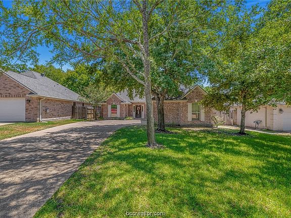 3rd image of 2362 Kendal Green Cir