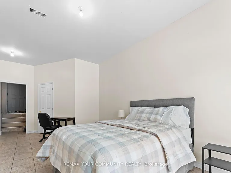 90 Munroe St #BASEMENT — Photo 7