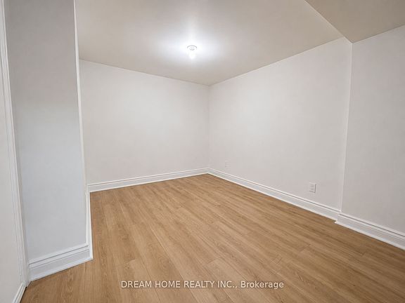 4th image of 107 Huron St