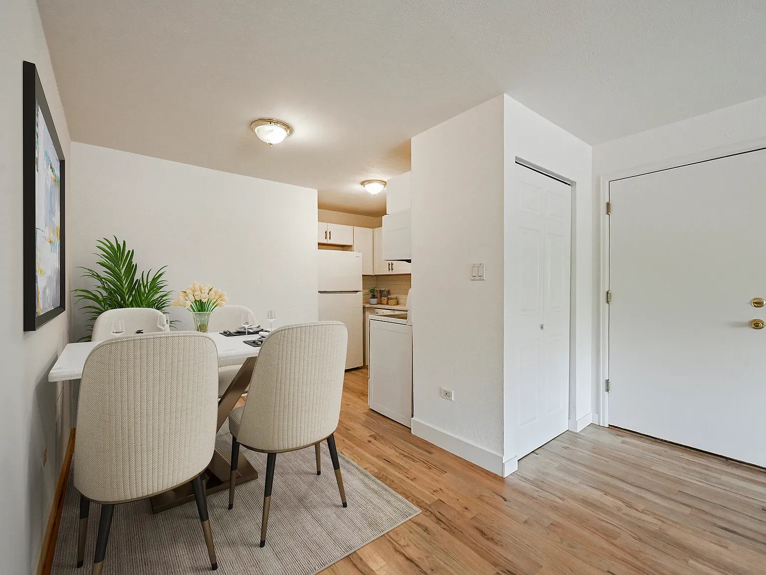 2 bed, 800 sqft, $1,700 — Photo 4