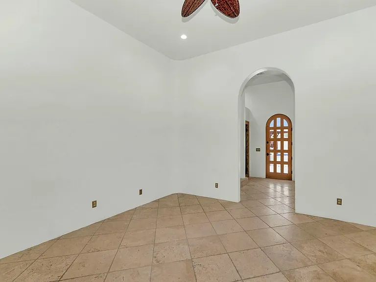 14022 N 83rd St — Photo 20
