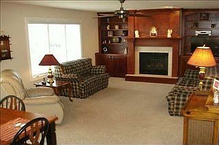 3rd image of 7062 Lynwood Ct