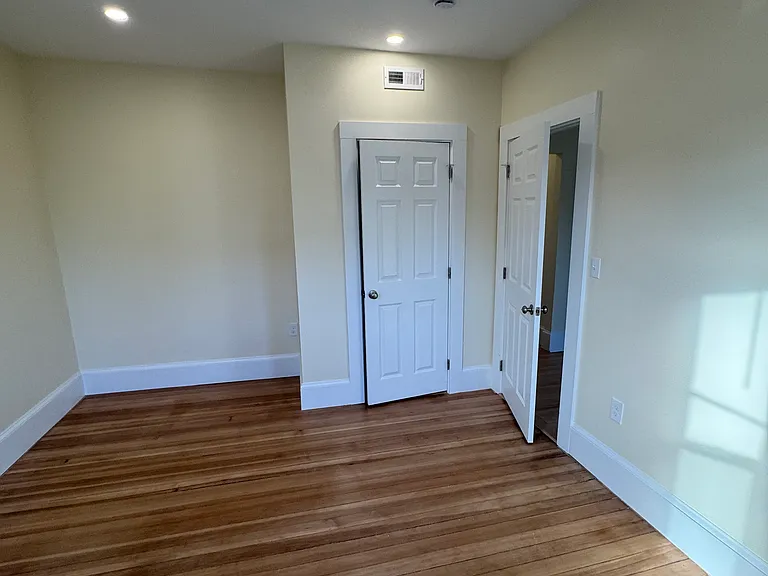 35 George St #2 — Photo 35